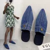 Kappy Nowy moda niebieska dżinsowa skrzep spiczasty palca na zewnątrz Slides Slingback Mules na mieszkaniach proste kobiety buty na letnie sandały J230417