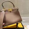 Bolso de lujo para mujer, bolso de diseñador, bolso nuevo, correa larga para el hombro, puede llevar una cruz, bolso de moda versátil