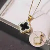 클래식 4 Four Leaf Clover Necklaces 디자이너 Cleefity Necklace Jewelry 세트 펜던트 펜던트 Chocker 생일 파티 드레스 선물 상자