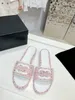 2023 Nieuwe High Brand Designer Xiaoxiangfeng dames slippers mode echt leer zwart roze schoenen binnen en buiten platte bodem slippers gratis levering