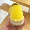 Präglad triangel bomullsborr espadrilles skor glid på luxe loafers jute sules vårlägenheter handgjorda lyxdesigners casual sko för kvinnor fabrikskor.