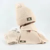 Berretti Cappelli 3 pezzi Cappello per bambini con sciarpa Guanti Set Autunno Inverno Caldo cappello lavorato a maglia Guanti Vestito Berretto per bambini Per ragazzi Ragazze Bambini Accessore 1-5 anni 231115