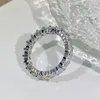Pierścienie klastra WPB Premium Women Błyszczący rzęd Ring Pierścień Diamond Krajowy luksusowy biżuteria Genialna cyrkon Design Girl Party
