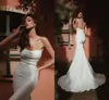 Abbastanza semplice Plus Size Abiti da sposa a sirena per la sposa Pieghe senza spalline Backless Sweep Train Abiti da sposa abiti da sposa Custom Made