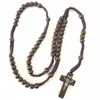 ペンダントネックレスレトロスタイルの男性女性カトリックキリスト木製ロザリオビーズクロス織りロープネックレス