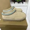 Stivali firmati Pantofole Tasman Tazz seme di senape Ciabatte in pelliccia di castagno Pelle di pecora Stivale classico con plateau ultra mini Scarpe slip-on invernali in lana autunnale Tomaia in pelle scamosciata con scatola