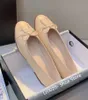 Paris Designer Shoes Luxurious Ballet Flat Shoes Women's Channel Brand Shoes Quiltade läder Balletskor Bow Round Toe Women's Formal Leather Shoes Dress Shoes CCCCC