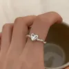 Anéis de casamento anéis clássicos designer anel de luxo de luxo para mulheres anéis de casal retro feito com as jóias de jóias versáteis do Antigo Star Star