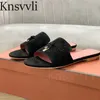 Kapcie Summer Women Kid zamszowe muły metalowe zamek dekorator podglądaczy slajdów kobiet designerka marki buty płaskie 230417