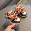 Sapatos infantis First Walkers Confortáveis Tênis infantis Designer meninos meninas verde+rosa+laranja respirável bebê 0-2T