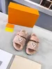 Vrouwenontwerpers schuift dames slippers mode luxe luze lederen rubberen rubberen sandalen sandalen zomer strandschoenen loafers tandwielbodems schuifregelaars met doos+stofzak