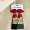 Fashion Creative Harts Red Lips Custom Acrylic Dangle örhängen Uttalande Geometrisk sexig mun acetat läppstiftörhängen för kvinnor flickor