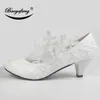 Kleidschuhe BaoYaFang Weiße Blumenpumpen Ankunft Damen Hochzeitsschuhe Braut High Heels Plateauschuhe für Damen Damen Partykleid Schuhe 231116