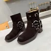 Stivaletti da donna firmati 2023 Moda autunno e inverno nuovi stivali retrò con fibbia per cintura Stivali da cavaliere Doc Martens da donna