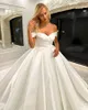 Abiti da sposa eleganti e moderni taglie forti A Line per la sposa con spalle scoperte Pieghe in raso drappeggiate senza schienale Abiti da sposa personalizzati