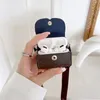 Diseñador de moda Fundas para auriculares Marca Letras Auriculares Protector para Airpods Pro 2 Airpods 3 2 1 Fundas de cuero de lujo Bolsas de dos colores con cordón 65238