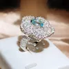 Anillos de boda 925 Sello Anillo de flor grande exagerado con circonita blanca Joyas de diamantes brillantes para mujeres Fiesta Regalo de cumpleaños 231117