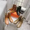 2023 Designer Luxus Reine Farbe Martin Stiefeletten Klassische Damen Echtes Leder Metallschnalle Outdoor Party Temperament Boot Dame Sexy Mode Low-Heels Schuhe