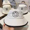 مصمم الأزياء قبعات دلو قبعة دلو أيقونة القبعات المرنة له قابلة للطي للرجال حماية أشعة الشمس غير الرسمي فيدورا ربيع