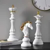 Objets décoratifs Figurines Northeuins 3 PCS / Set Resin International Chess Figurine Modern Interior Decor Office salon Home Decoration Accessoires Y23