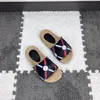 Designer de marcas de verão Crianças sapatos de bebê solas tecidas à mão Sapatos de praia vintage Kids Flip-flops