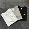 Designer-Mode-T-Shirt Cdgs Play Cotton Besticktes Love Heart Herren- und Damenpaare Play 2023 Short Sleeves