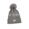 P Family Rätt version ~ Hat Kvinnors Autumn/Winter Sticked Korean Version Winter Ear Protector Ins Solid Color Ull Hat