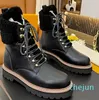 Autumn Winter New Women Boot Luxury Designer Classic Hardware Buckle Brand Martin Boots High Lamb Fleece Thick Sole Non Slides Lacing Ladies Boot