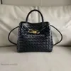 Andiamo Tote Lady Bag Bveneta Classic Bags Bottegaas 2023 New Metal Rope Buckle Woven Woven Totes Leather One Sholdled Portable Women's Sarvic Capacity Style