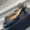 2023 damskie buty buty buty obcasy Sandały Sandały Bugi imprezowe Top Designer Wysokie obcas Balet Balet Luksusowy czerwony skórzane damie Wedding 35-40 Uszaków z pudełkiem -K315