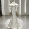 Europese en Amerikaanse nieuwe aangepaste Robe De Mariage vrouwen uit de schouder satijnen rok groot formaat lente trouwjurken met bloemen