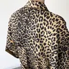 Herren Trenchcoats Leopard Chic Print mit Gürtel Lose Revers Bandage Lange Koreanische Windjacke Herbst Winter 230417