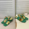 2022 Zapatillas de tacón grueso de diseñador de lujo para mujer, sandalias, decoración clásica con remaches, ropa cómoda y hermosa