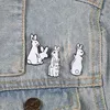 Sevimli hayvan broş kötü beyaz tavşan karikatür emaye pimleri çanta giysisi düğmesi yaka pim rozetleri mücevher en iyi arkadaşlar için komik hediye moda mücevherbrooklar broş