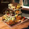 Decoratieve objecten Beeldjes Diy Houten Poppenhuizen Miniatuur Bouwsets Met Meubilair Verlichtingsmontage Romantisch Groot Casa Poppenhuis Speelgoed Voor Meisjes Geschenken 231117