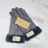 Luvas Designer Outono e Inverno Quente Pelúcia À Prova de Vento Luvas de Cinco Dedos Pele Integrada Plus Veludo Camurça Anti-Slip Ciclismo Carta Marca Dedos Luvas