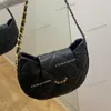 Bolso Hobo de piel de becerro de diseñador para mujer, herrajes dorados, cadena Matelasse dorada y plateada, diamante acolchado, 28x20cm, bolso de hombro con cuerpo cruzado suave y semicircular