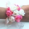 Dekorativa blommor Många stilar handleds Corsage Flower Pe Rose Bride Ribbon Wedding Silk på armbandet han