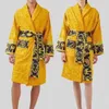 Bath Robe Designer Long Hoodie Lovers Couples Longstyle Luxo Impressão européia Brilhante 100% Algodão luxuoso Caso de casal de banho de banho 2 pares Preço 10% de desconto