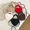Akşam çantaları moda aşk kalp şekli omuz çantası küçük çanta tasarımcısı crossbody kadınlar için katı pu deri üst tutamak 231117