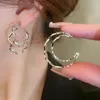 Ciondola il lampadario Moda Hollow Wave Orecchini a cerchio a forma di C per le donne Colore argento Metallo Dichiarazione Gancio Orecchino Boucle Oreille Regalo di gioielleria raffinata