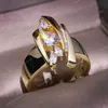 Luxe Gouden Kleur Geometrische Vorm Vrouwen Ringen Hiphop Party Stijlvol Vrouwelijke Vinger Ringen Oogverblindende CZ Dame Mode-sieraden Mode-sieraden Ringen mode-sieraden
