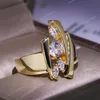Luxe Gouden Kleur Geometrische Vorm Vrouwen Ringen Hiphop Party Stijlvol Vrouwelijke Vinger Ringen Oogverblindende CZ Dame Mode-sieraden Mode-sieraden Ringen mode-sieraden