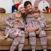 Familjsmatchande kläder 2023 Julpyjamas år Xmas Father Mother Baby Clothes Set pappa mamma och dotter son pyjamas outfit 231117