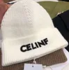 CELINF Autunno/Inverno Cappello lavorato a maglia Cappello di grande marca firmato Beanie/Cappelli con teschio Cappello impilato Baotou Lettera Cappello di lana a coste326