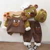 Kledingsets Herfst en Winter Kinderjongens 2 STKS Set Gesplitst Cartoon Beer Puller Fluwelen Dikke Broek Baby 231117