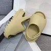 Peuters Kinderschoenen Baby Slide Foam Runner Slipper jongens Girls Designer Slippers Zwarte schoenjongen Sneakers Kind Kid Fashion Gray Tainers