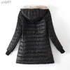 Parkas pour femmes 2023 hiver mi-longueur à capuche coton veste femmes automne léger doublure en peluche solide dames Parka lâche Fe fermeture éclair vêtements d'extérieur L231118