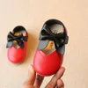 Sapatos atléticos 2023 Ly Princess Children meninas meninas planas bowknot de retalhos de colheita de couro causal tamanho 15-19