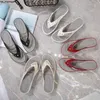 Slippers 2022 Женские тапочки летние новые модные металлические пуговицы Slides Wedge Beach Sandals Женщины вне платформы Flip Flops J230418